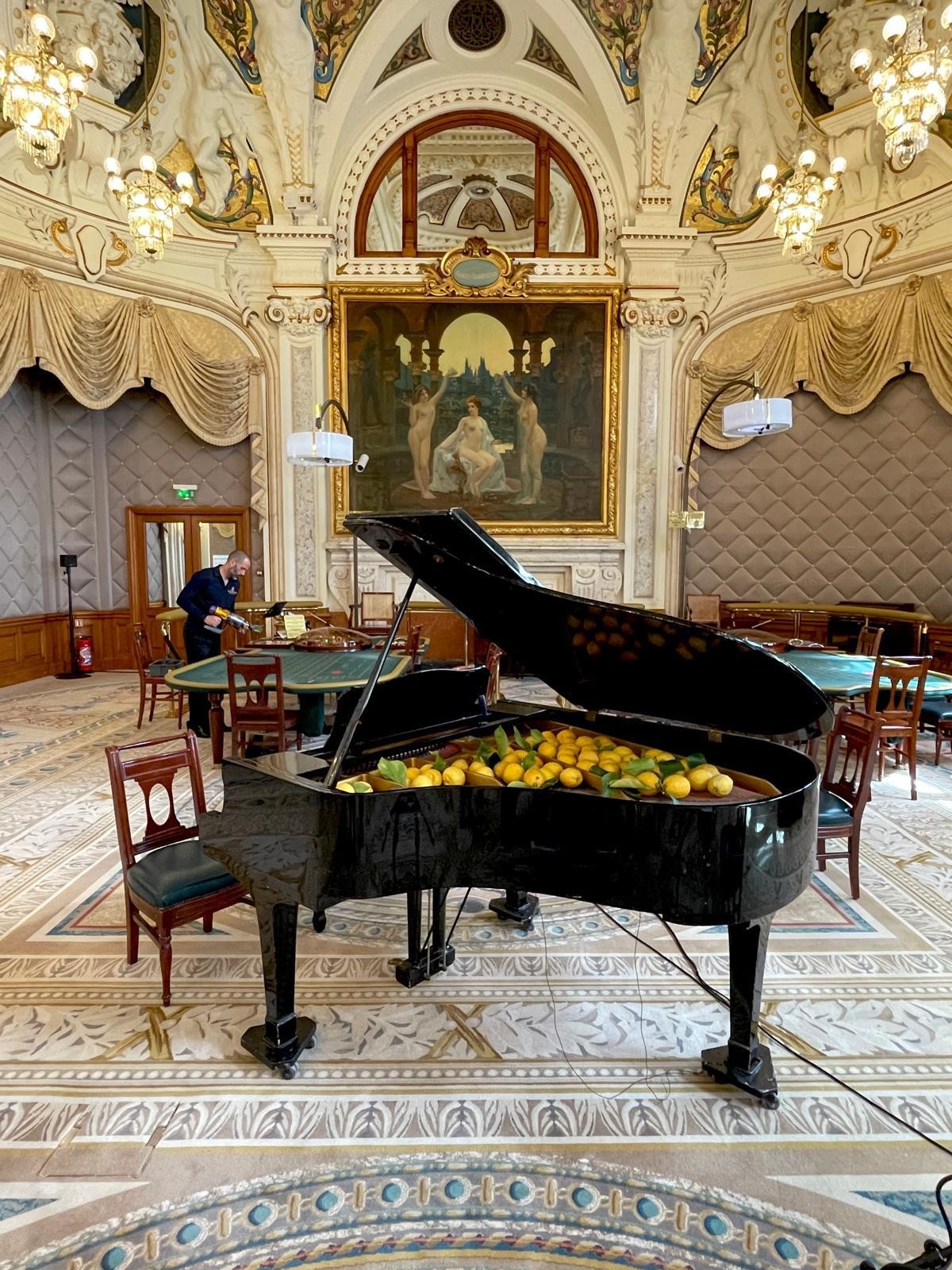 8 mai 2025 au casino de Monaco, pour le centenaire du « Monte-Carlo Bond » de Marcel Duchamp