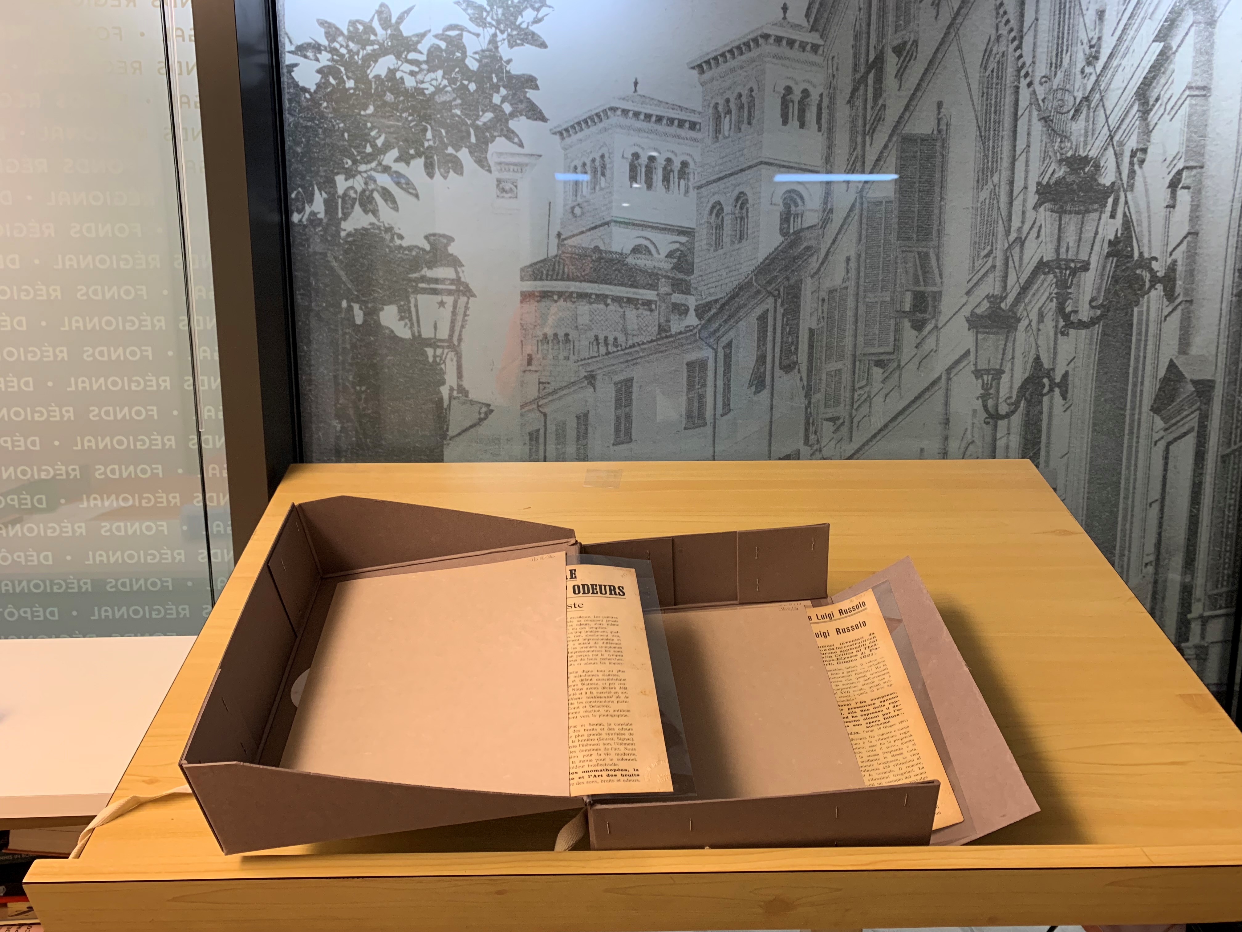 Normé ISO, et en matériaux neutres, c'est à dire sans acide ni lignine